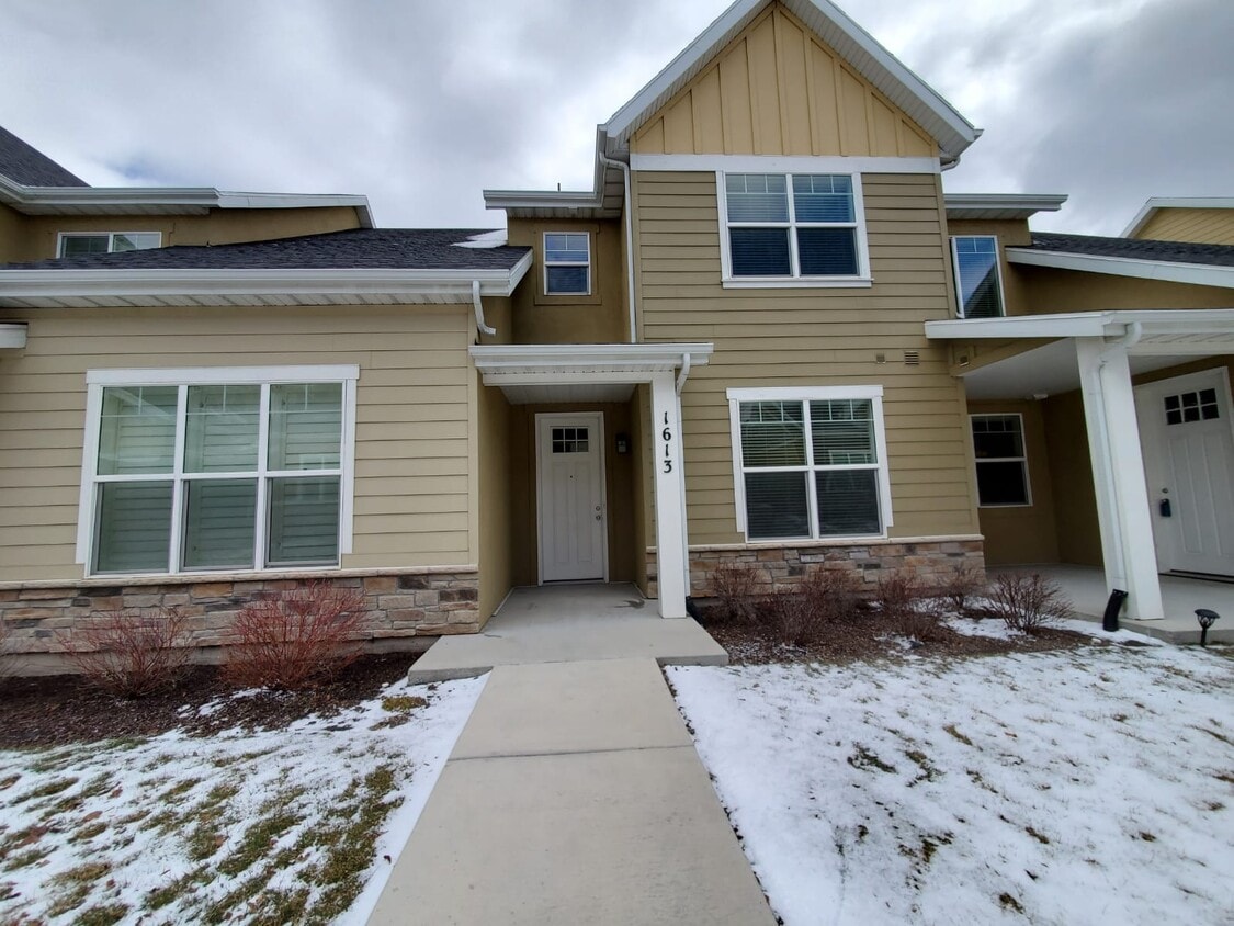 Primary Photo - 1613 Calais Villas Way