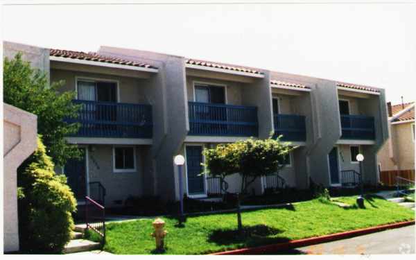 Foto del edificio - 2702-2744 Norita Ct