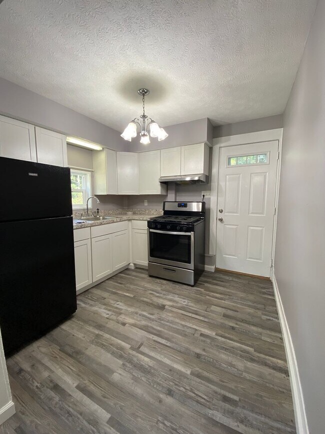 Foto del edificio - 1 Bedroom House in Elkhart!
