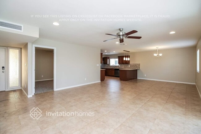 Building Photo - 1821 E La Donna Dr