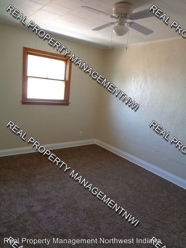 Building Photo - 1627 Roberts Ave