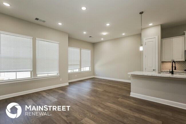 Foto del edificio - 5111 Pine Reach Dr