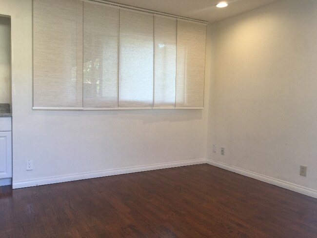Foto del edificio - 1078 W Riverside Way