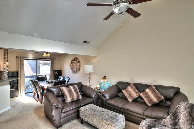 Foto del edificio - 2289 Bedford St