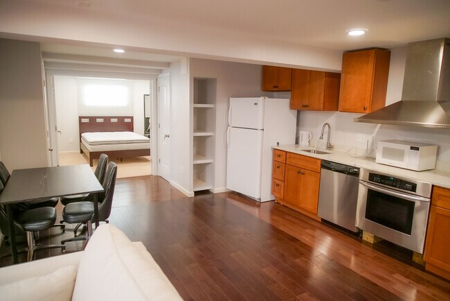 Building Photo - 5811 Robins Nest Ct