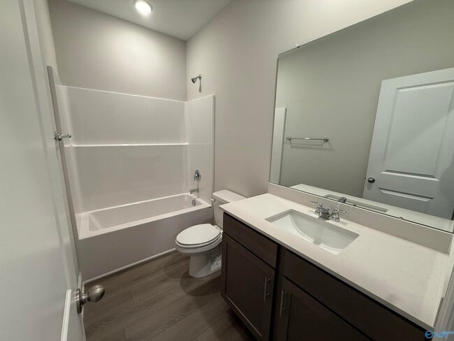 Foto del edificio - 158 River Pointe Dr