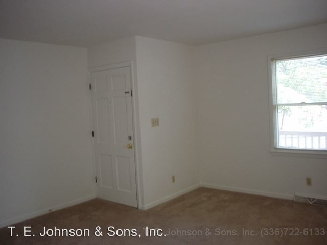 Building Photo - 1520 S Hawthorne Rd