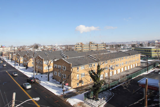 Primary Photo - Plaza Garden Apartments