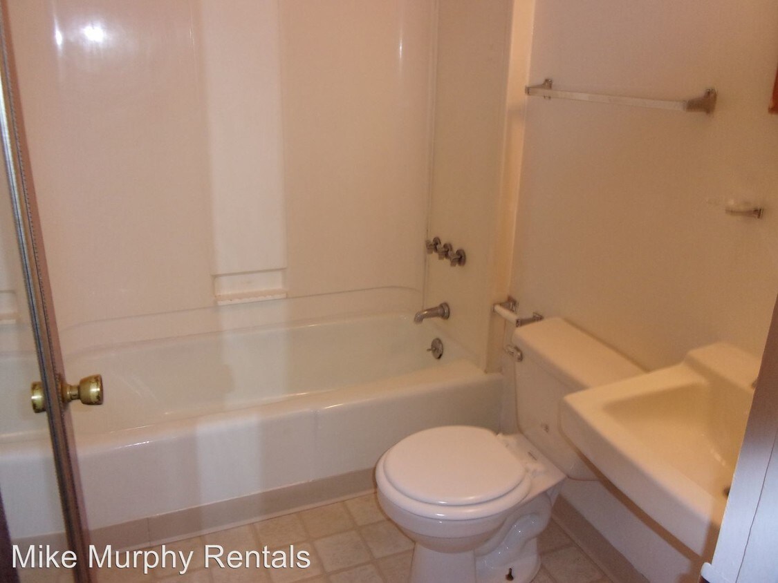 403 S Baltimore St, Dillsburg, PA 17019 Room for Rent in Dillsburg