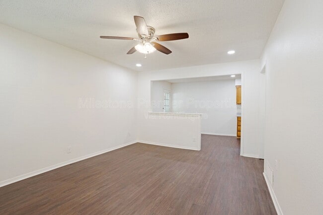 Foto del edificio - 1829 Ridgewood Rd