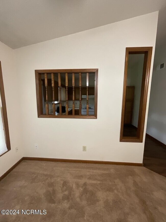 Foto del edificio - 770 Pinewood Dr