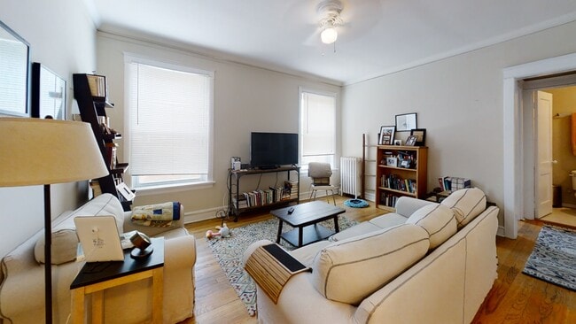 Foto del edificio - 7502 Madison-2N