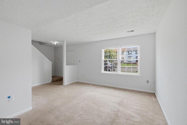 Foto del edificio - 8635 Reinecke Ct