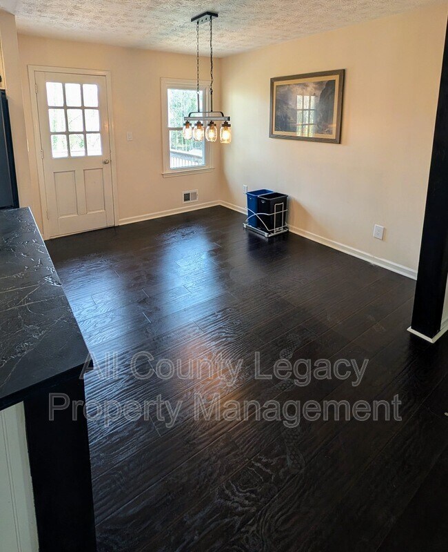 Foto del edificio - 1200 Creekwood Cove