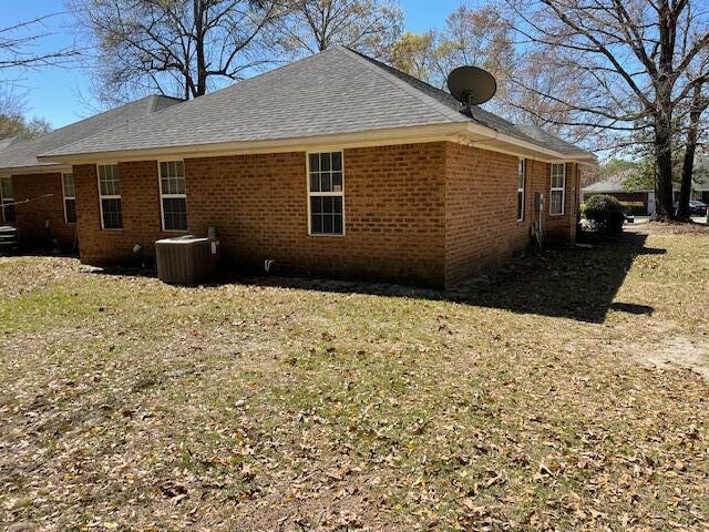 Building Photo - 35 Radcliff Dr