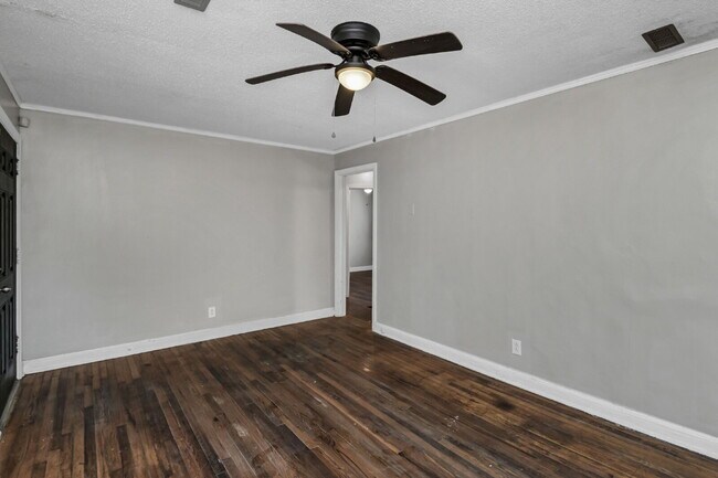 Foto del edificio - Cozy 2 Bedroom Home with Large Yard | Move-In Ready
