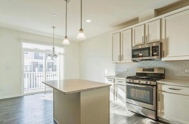 Foto del edificio - 4443 Monroe Ct