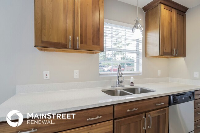 Foto del edificio - 4000 Downey Ct