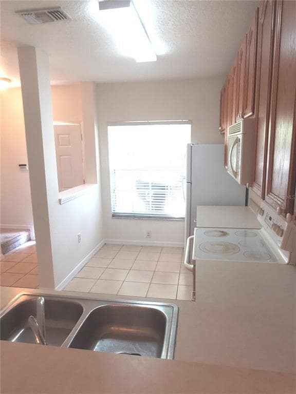 Building Photo - 219 Weymouth Dr