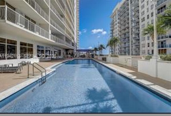 Building Photo - 1200 Brickell Bay Dr