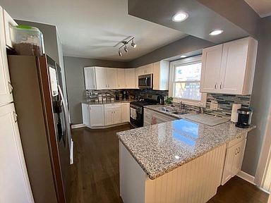 Building Photo - Newly remodeled home for a single family