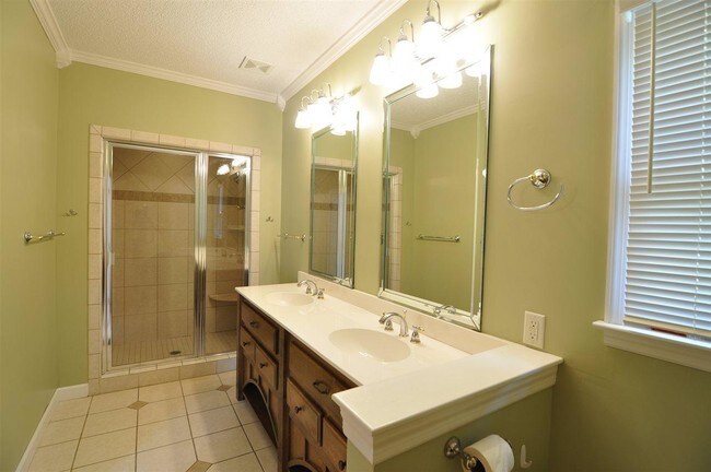 Foto del edificio - 4 bedroom in Owens Cross Roads AL 35763