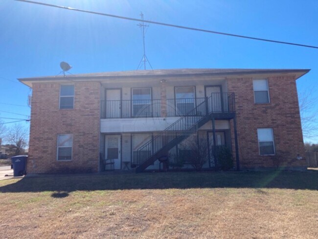 Building Photo - 1009 Industrial Ave