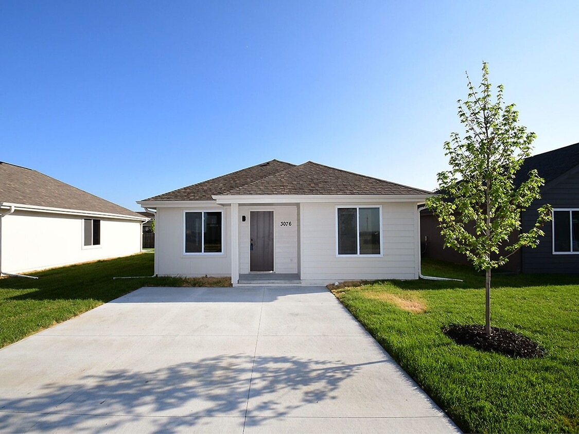 Foto principal - 3076 Dawn Drive - House - 3 Bed / 2 Bath