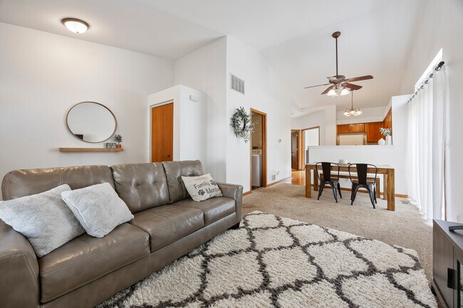 Building Photo - 14153 S Napa Cir