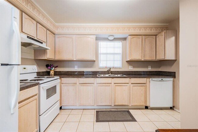 Foto del edificio - 1706 Belleair Forest Dr