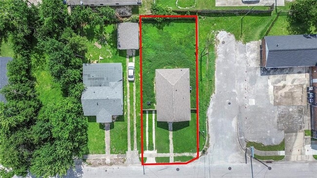 Building Photo - 2802 Bringhurst St