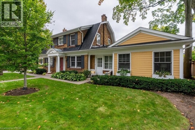 Building Photo - 2080 Caroline St