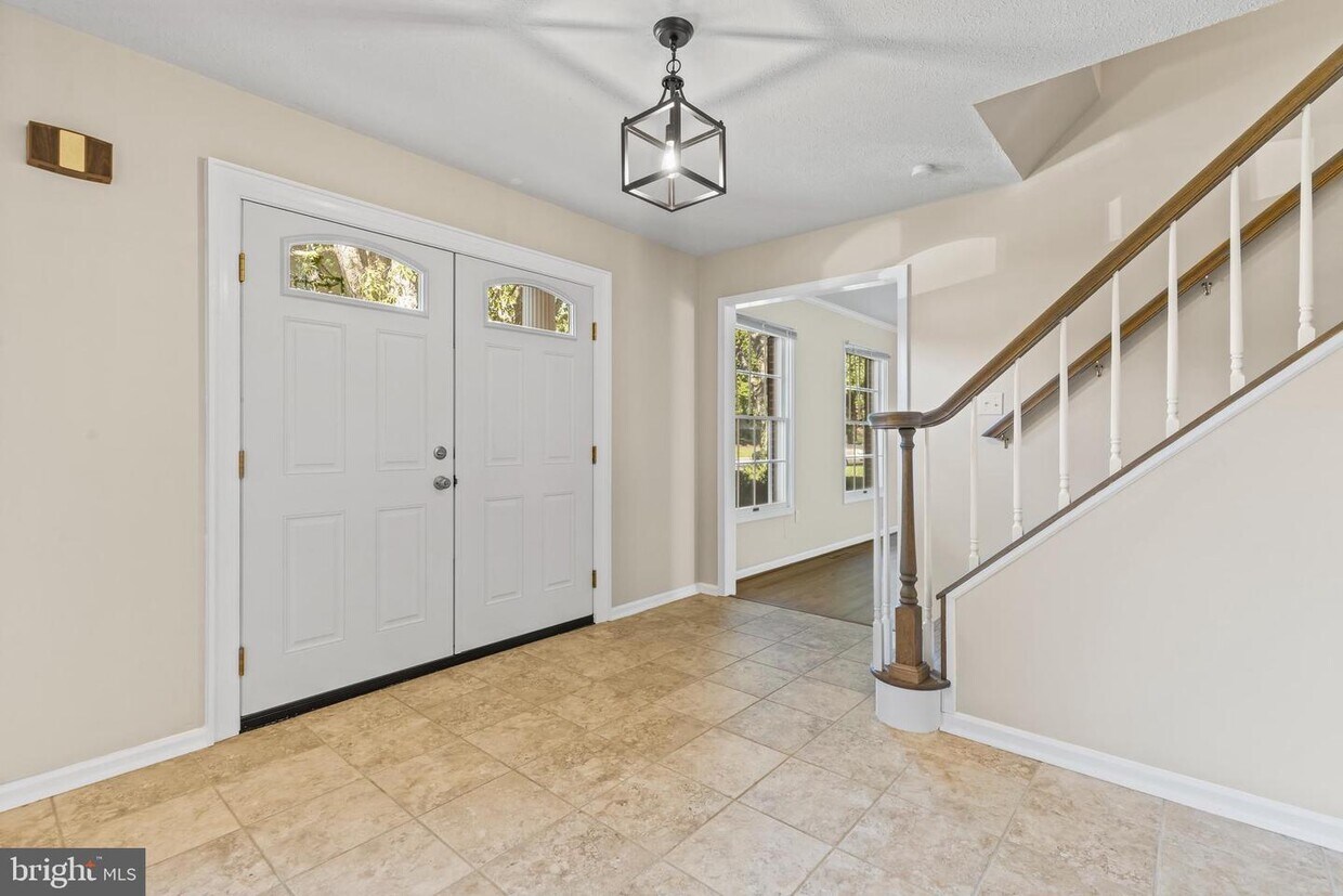 Primary Photo - 724 Treys Dr