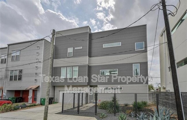 Photo - 3002 Hawkins St House