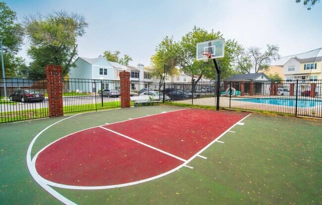 basket bal court - 12282 Apricot Dr