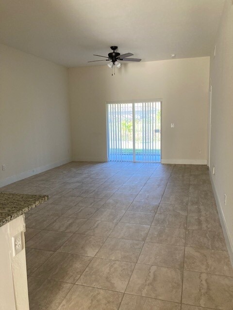 Foto del edificio - 512 SW 8th Pl