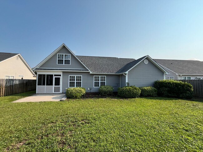 Foto del edificio - 642 Hillside Dr