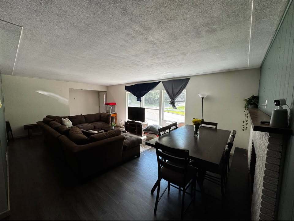 Foto principal - 618 E Main St