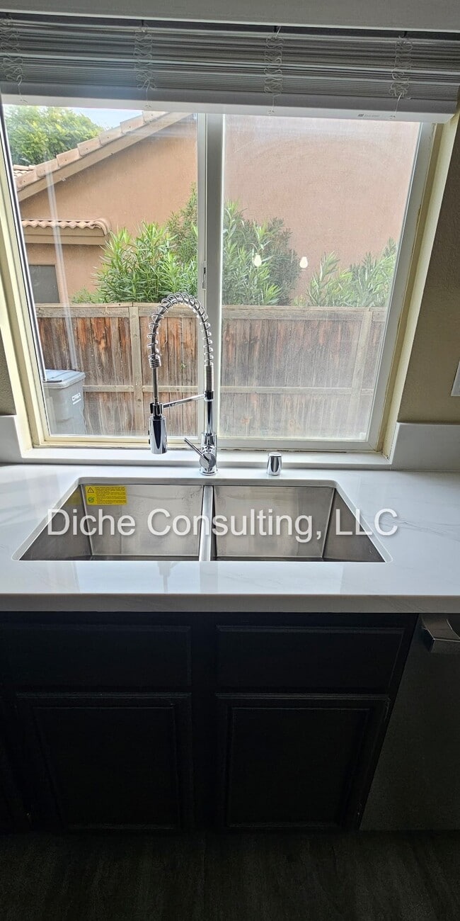 Building Photo - 4825 Country Grove Way