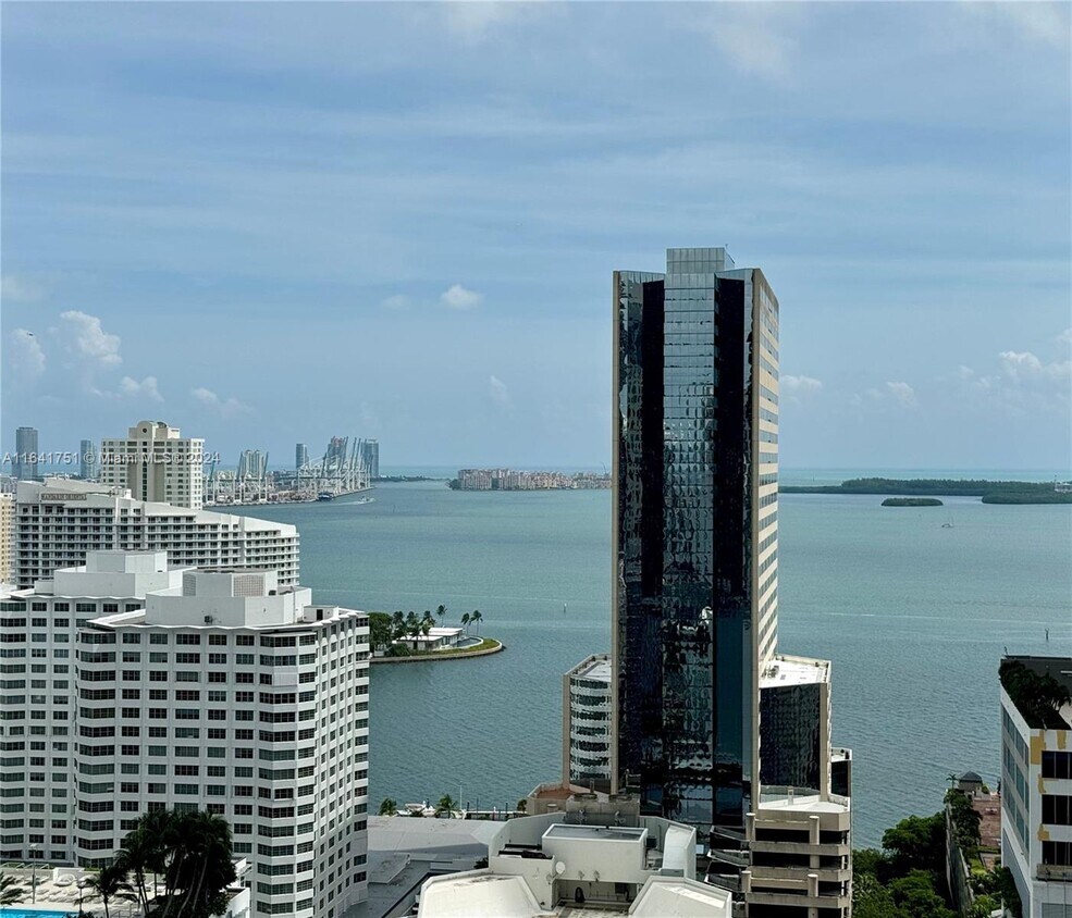 Primary Photo - 1010 Brickell Ave