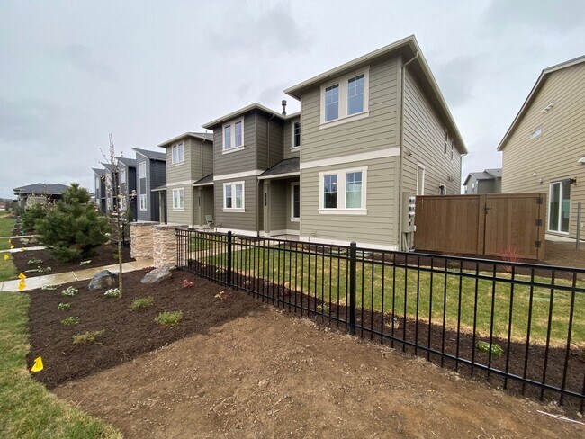 Foto del edificio - 3801 NE Eagle Rd
