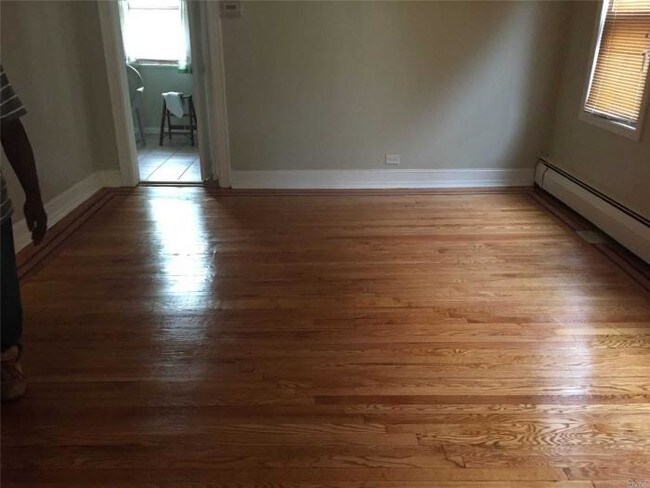 Building Photo - 3 bedroom in Laurelton NY 11413