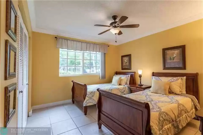 Building Photo - 4040 Crystal Lake Dr
