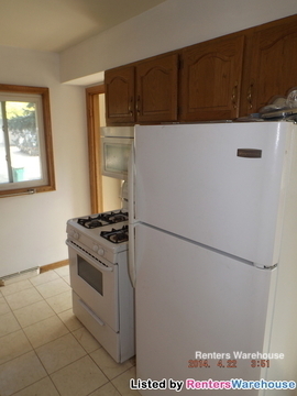 Building Photo - 706 Robinwood Ln