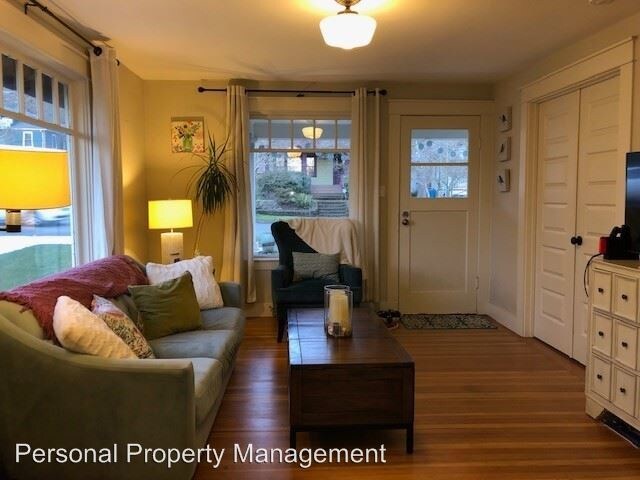 Primary Photo - 2220 D St