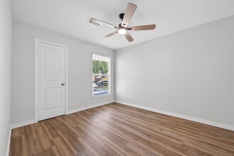 Building Photo - 1920 Ripple Creek Dr