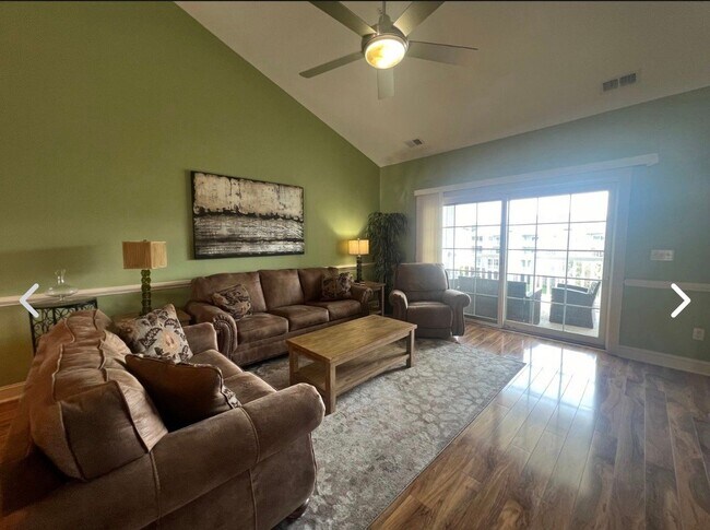 Foto del edificio - 4887 Luster Leaf Cir