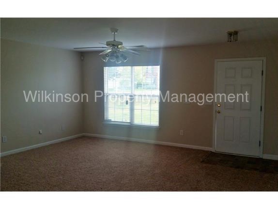 Building Photo - 1008 Meadowbrook Ln SW