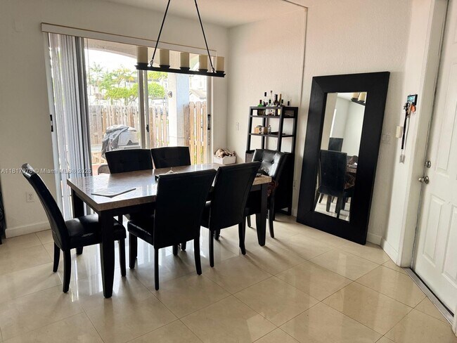 Foto del edificio - 11461 NW 76th St