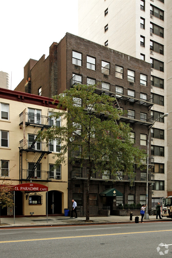 Foto principal - 327 East 34th Street